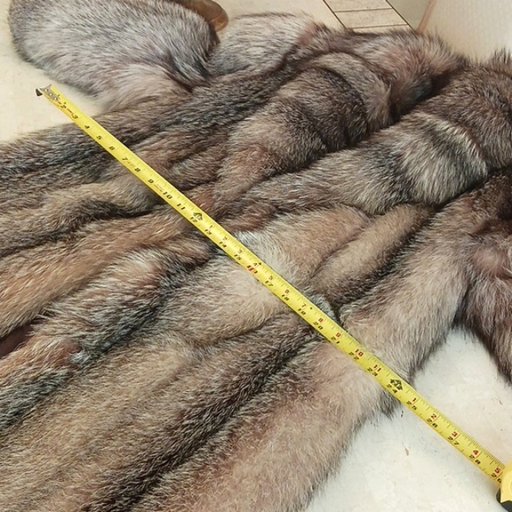 Vintage Silver Fox "full" length fur coat,satin lining, like New..beautiful coat - Picture 15 of 16